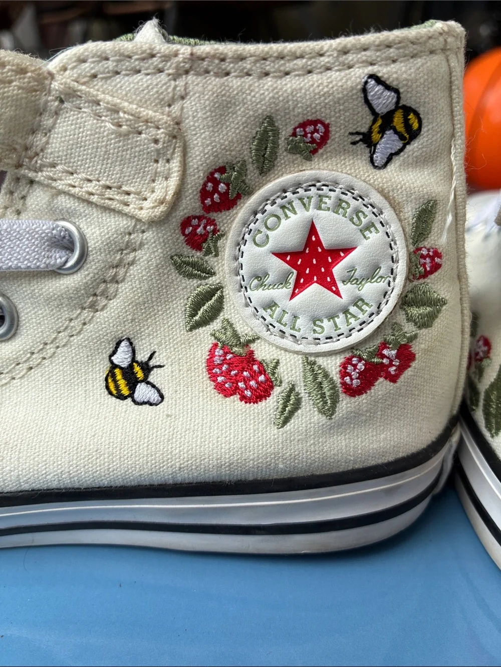 Converse Kids Cream High-Top Sneakers with Bee & Strawberry Embroidery